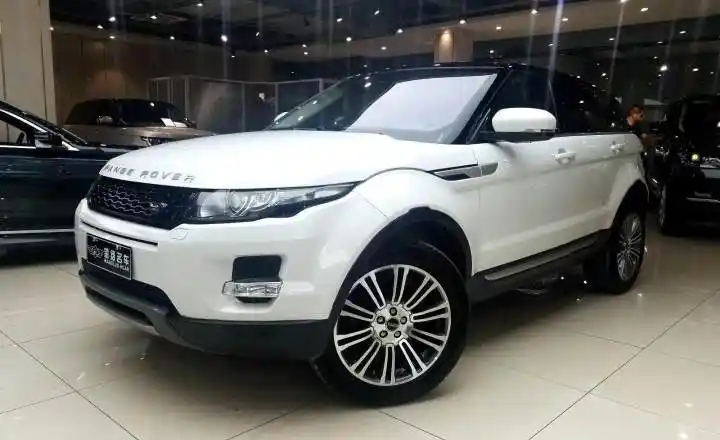 路虎 揽胜极光 2.0t 耀致版 5门 白色 自动档