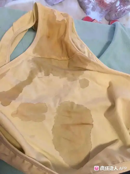 今天早上睡觉时流的,内裤都湿了,没有味道