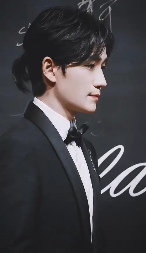 朱一龙先生最帅