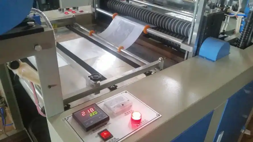 厂家热销【背心袋制袋机】购物手提袋生产机器 - 温州市海信机械有限