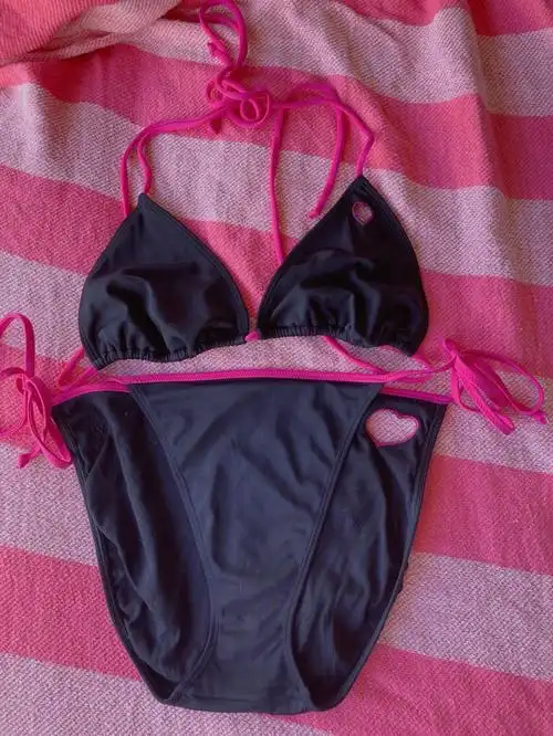 维多利亚的秘密比基尼泳衣