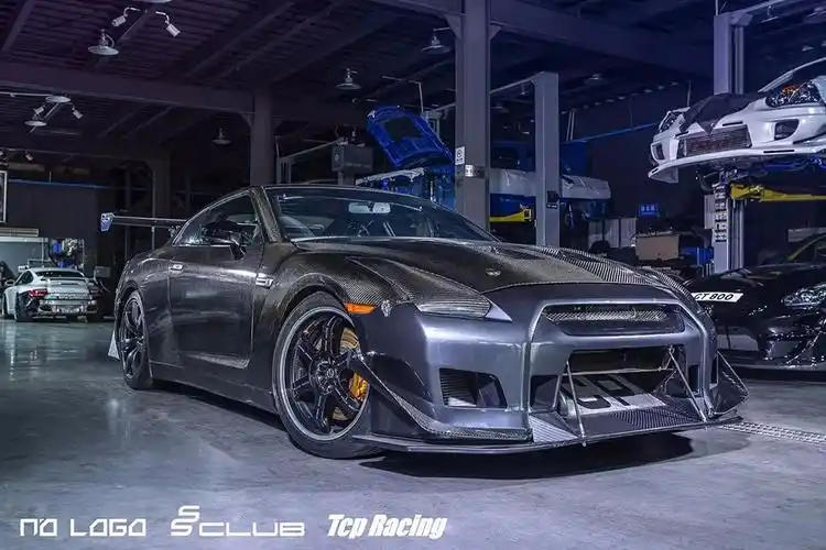 碳纤维战神gtr r35改装案例