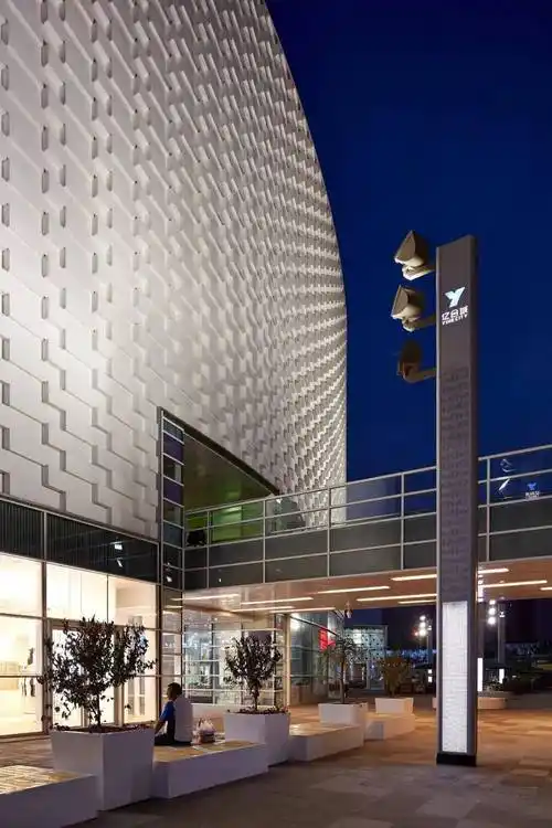 lla建筑设计 | 大连亿合城购物中心_商业_摄影_傅兴