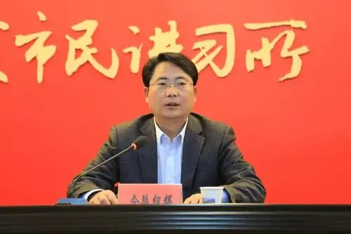 刚刚余庆新任县委书记亮相