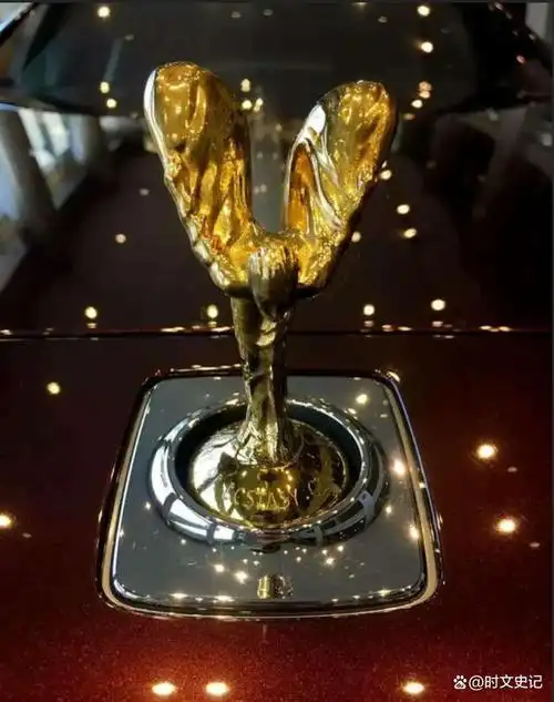 劳斯莱斯小金人被老人掰断 原因竟是婚车不给烟 业内惊呼损失24万