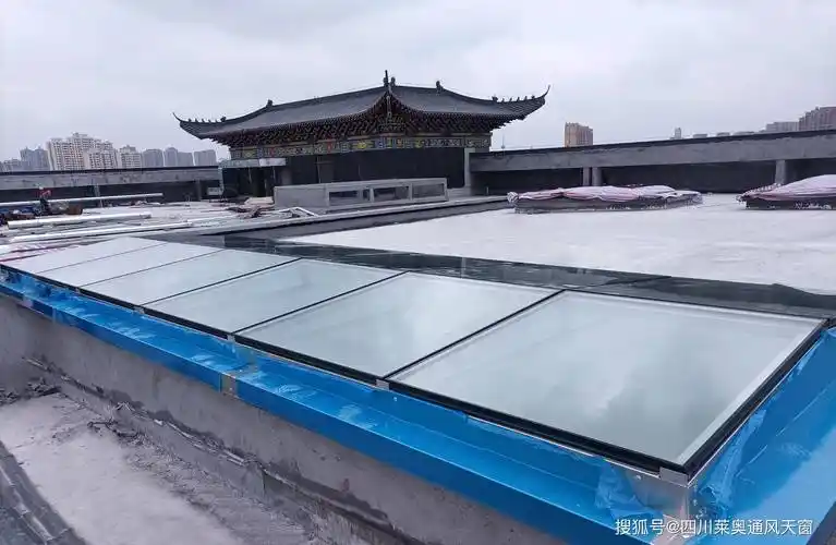 【四川莱奥天窗】电动排烟天窗:你不知道的消防"秘密武器!