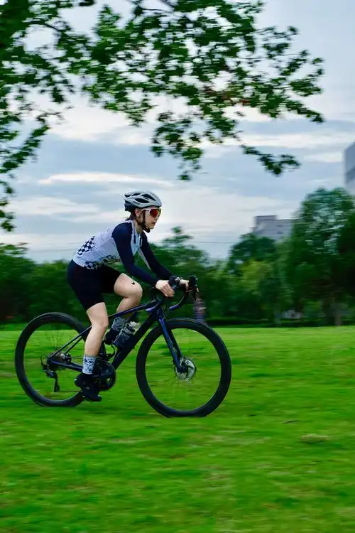 双流运动公园自行车骑行爱好者的狂欢地模特小莹摄影师华哥