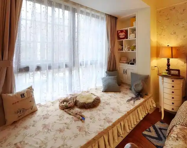 飘窗的实用设计 亲友来借宿还能当床用