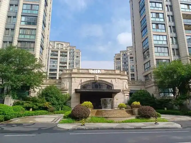 云锦东方三期大平层96一手更名