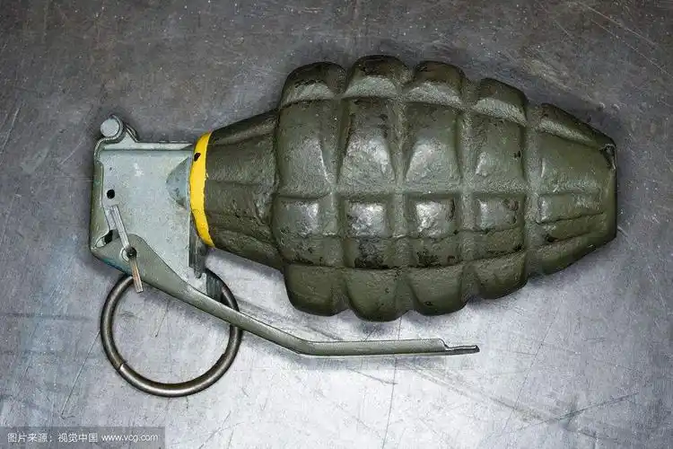 二战中日本手榴弹为何要敲一下才能引爆?这样做是在浪费时间吗?