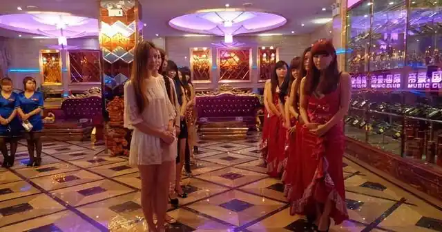 郑州"皇家一号"可以媲美北京"天上人间",和北京天上人间相比