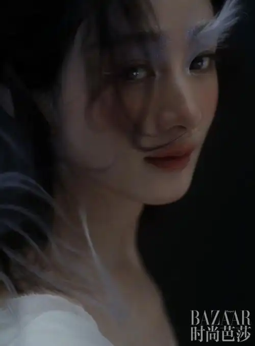 赵丽颖时尚芭莎闭年刊封面##赵丽颖雪祭司神女妆
