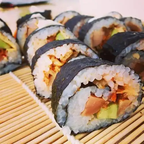 小小不晓做的紫菜卷寿司