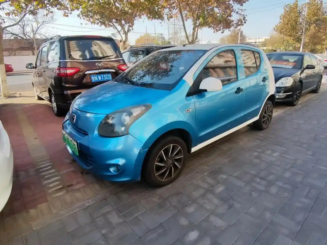 新到2017年12月上牌使用,众泰云100s豪华版,新能源纯 - 抖音