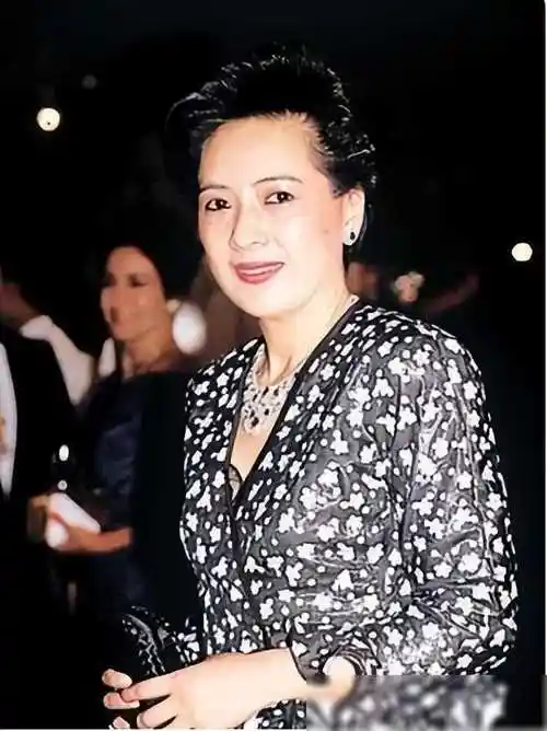 原创豪门公交车李嘉欣终于遭到反噬庄明月宝咏琴30年后终于瞑目