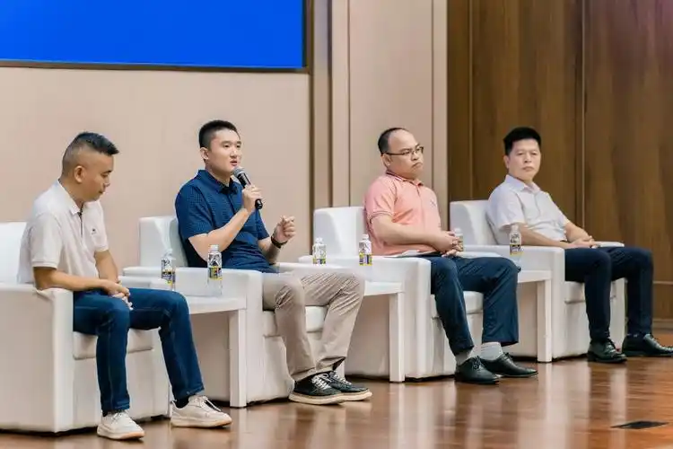 湾营销总监聂朝晖,开源公馆营销总监常乐,凯丰幸福城营销总监程宝春