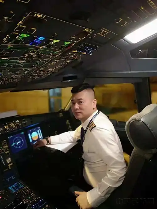 天航飞行员王哲峰砥砺前行投身民航二十载