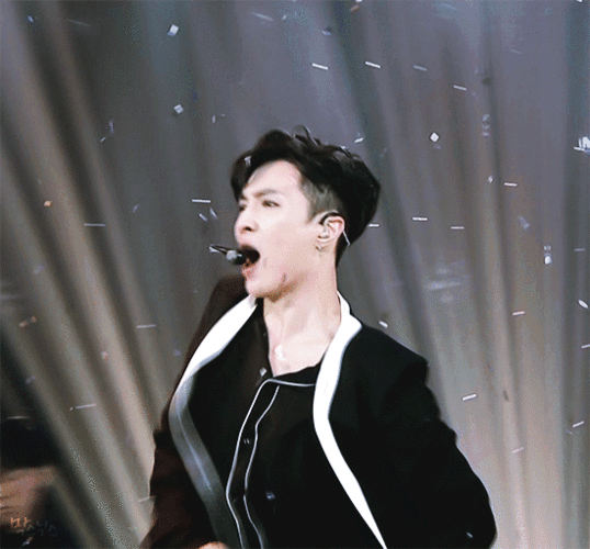 [张艺兴][分享]171115 "血流成河"的《lose control》有点谷欠 有点