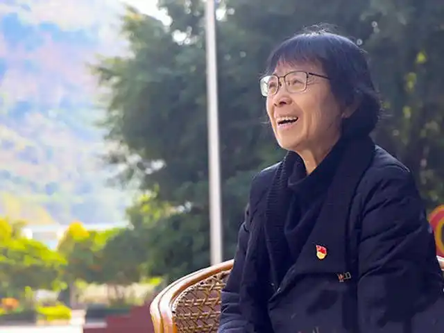 云南"励志校长"张桂梅:没有孩子,却是一千多个女生的"妈妈"