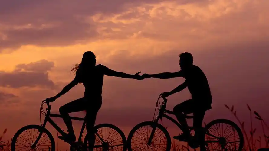 男女交往最忌讳什么婚姻恋爱中最伤感情的7件事情侣之间有哪些禁忌