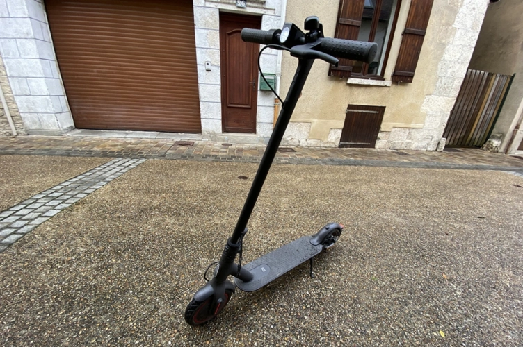 上班族神器小米电动滑板车pro评测超长时长加时尚的外观