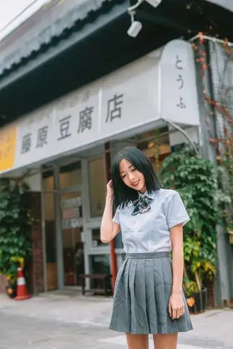 清纯妹子茂木夏树秋名山探访藤原豆腐店