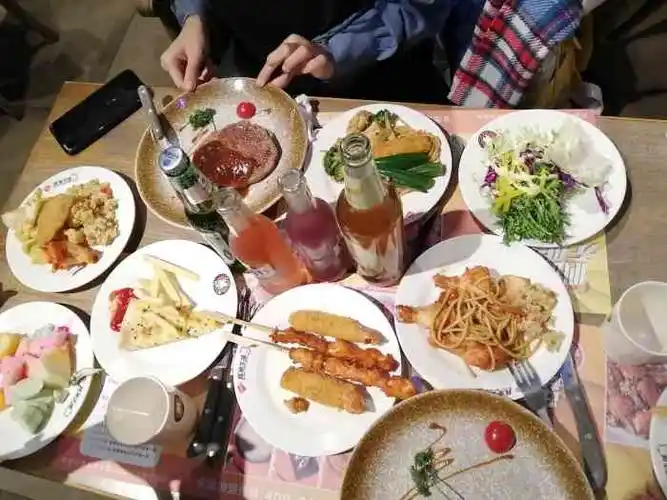 我家牛排· 燃尖儿串串 自助餐厅(麦凯乐店)-"地理位置很好找,就在