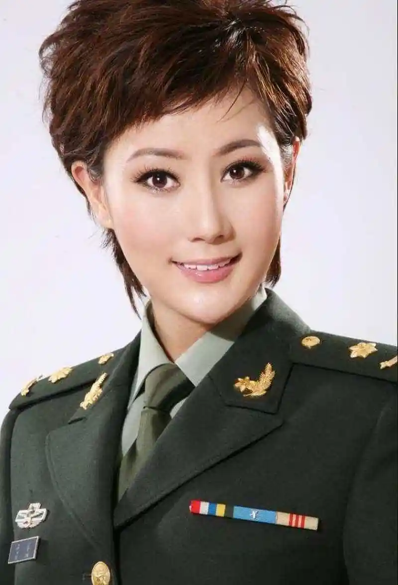 部队文艺女兵(二)