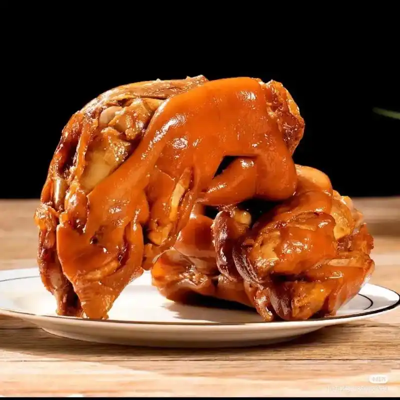 鲜汤热乎的大猪蹄子,一只有7-9两,只需要19.9元,满满的 - 抖音