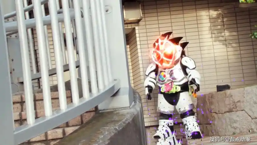 假面骑士:虾饺出现较少的形态,有两个比满级艾克赛德更强