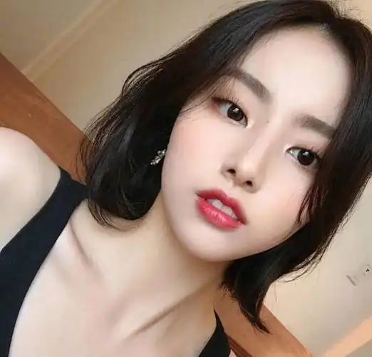 单眼皮女生的最佳自拍角度 | 涨姿势