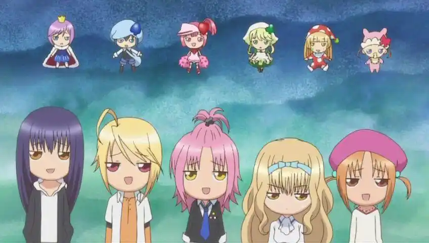 守护甜心女角的集体照