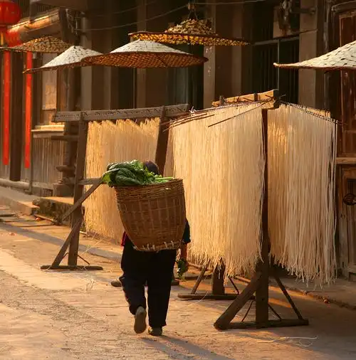 上一页 下一页 作品名称: 老街记忆-  作品描述: 摄于江口豆腐街