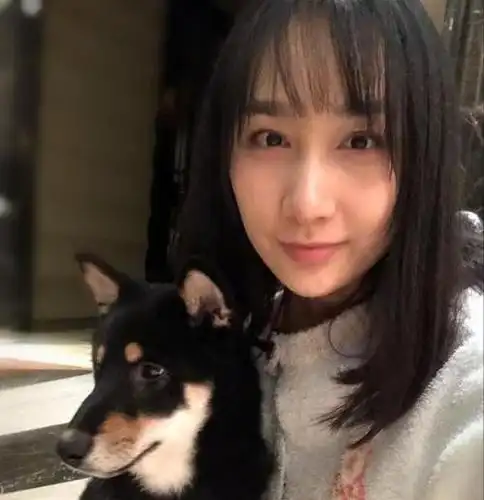 雷佳音老婆原来是她我们熟悉的童年女神怪不得敢说热巴不好看