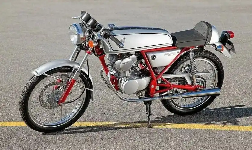 做个追梦人,本田经典车型—dream 50