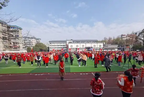 绍兴阳明小学举行歌曲留在绍兴过大年发布仪式