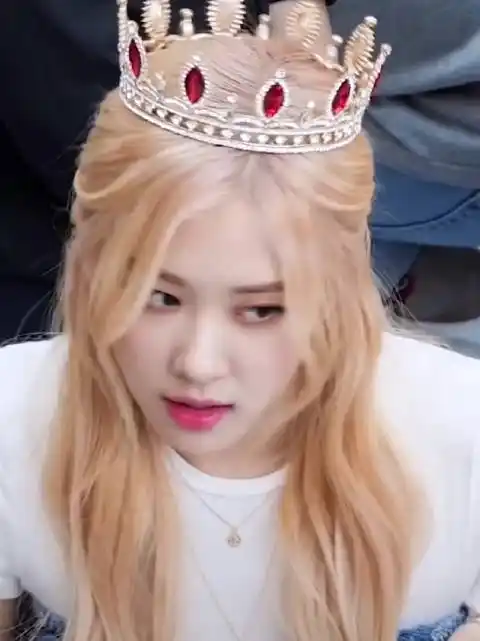 blackpink-王冠上的璀璨星空金发天使rose朴彩英罗婕女士!