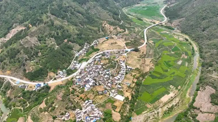 网规划中"纵-15"田林(旧州)经富宁至那坡(平孟)路线的重要组成路段