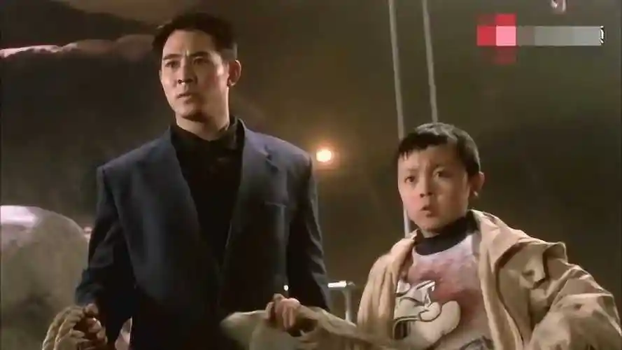 给爸爸的一封信上阵父子兵李连杰谢苗大战匪徒