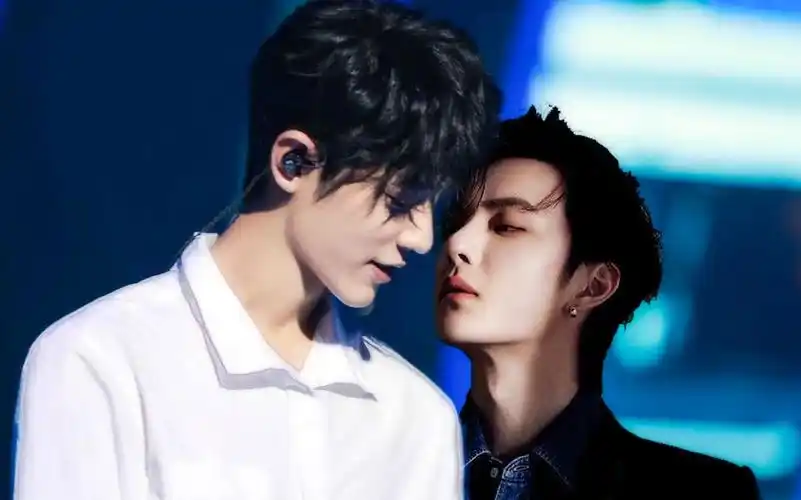 博君一肖处处吻丨一吻便颠倒众生只是馋了