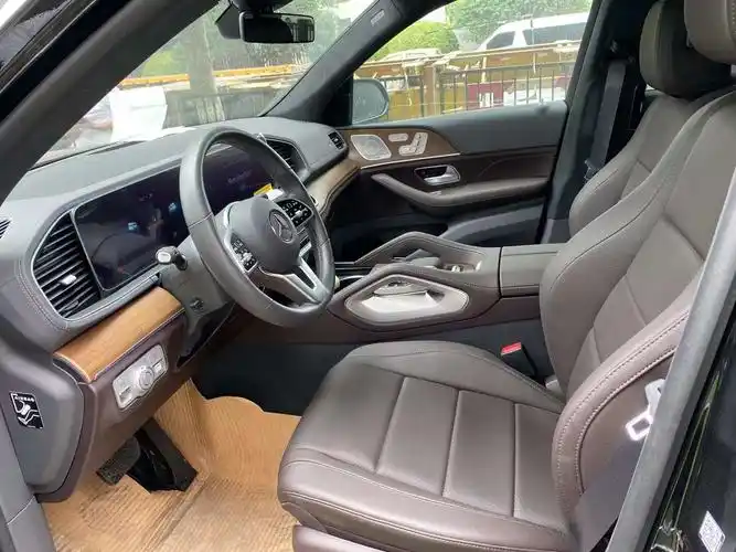 平行进口奔驰gls450外观内饰豪华 魅力十足 展厅现车充足