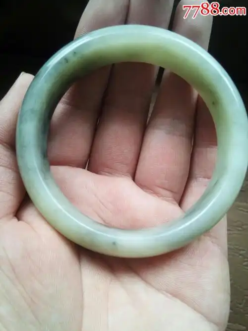纯天然岫玉手镯