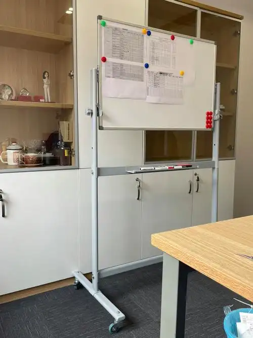 白板来了越来越喜欢办公室了