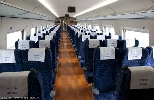 高铁动车二等座图片