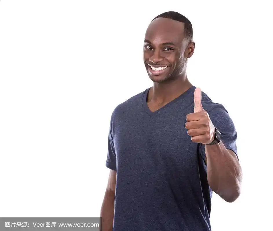 英俊的黑人竖起大拇指