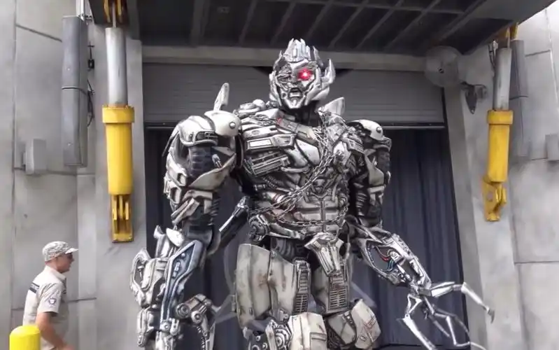 真实的变形金刚大黄蜂威震天擎天柱