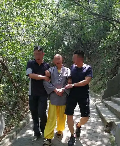 男子替人顶罪逃27年做和尚 称与佛有缘要普度众生