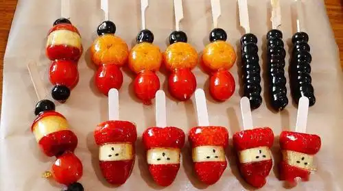 今天分享我做冰糖葫芦的诀窍,这么做出来的糖葫芦,表面的糖很脆,而且