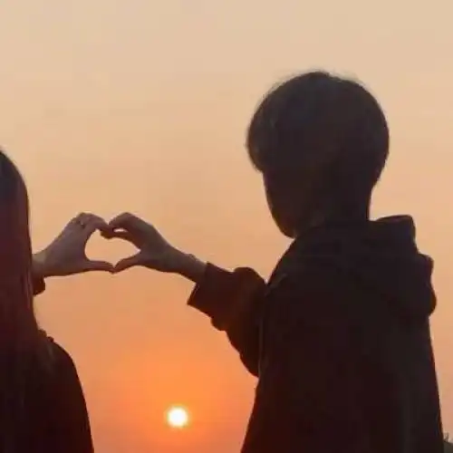 非常甜又恩爱的情侣头像00后情侣专属一对两张