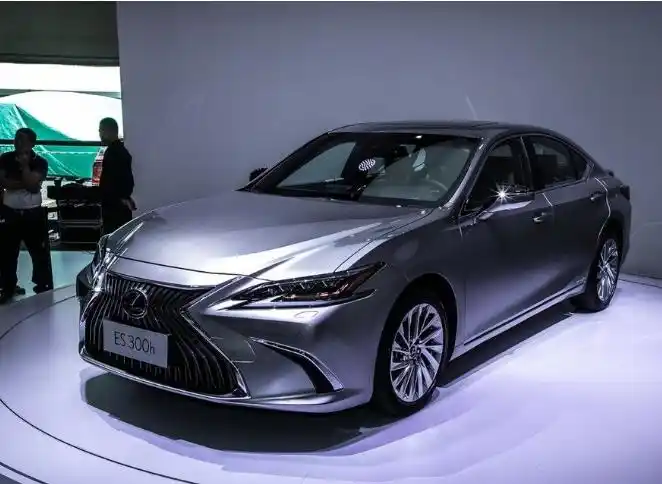 雷克萨斯es缺点:据几位车主介绍,林肯mkz的油耗大约是11l/100公里.